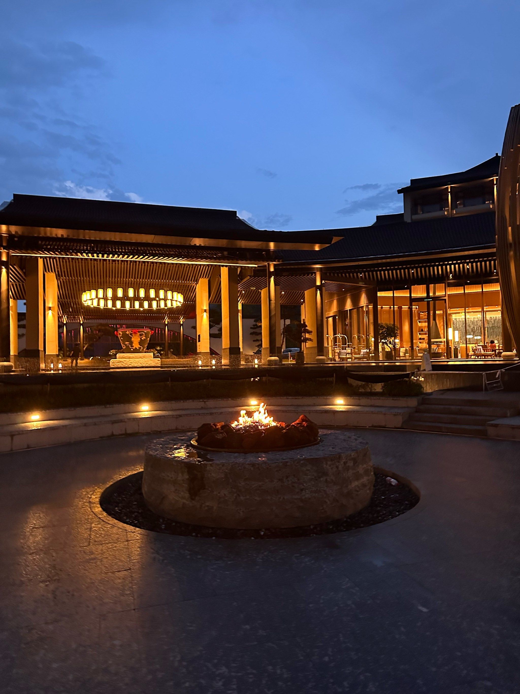 在杭州天目山都喜度假泰式酒店去年刚开业,里面设施先进,环境舒适