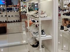 -云柏鞋业(十里堡店)