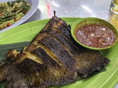 -明记烧鱼美味店