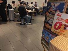 -麦当劳(上海虹桥站30B检票口楼上)
