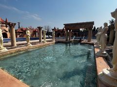 -泉城欧乐堡戏水湾艺术养生温泉