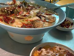 -姚姚酸菜鱼·金戈戈香港豉油鸡(喜荟城联名店)