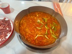 -毛辣果·贵州红酸汤牛肉火锅(西单店)