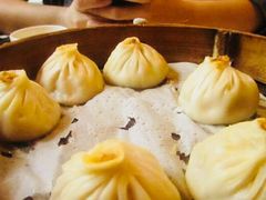 蟹粉小笼包-绿波廊(豫园店)