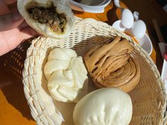 酸豆角鲜肉包-谷养元粥铺(南和店)