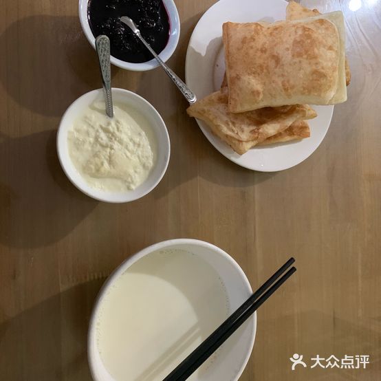 努尔古丽早餐店نۇرگۇل ناشتىخانىسى