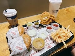 -The Habit Burger Grill 哈比特汉堡(爱琴海店)