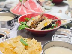 -红鼎豆捞·非遗鲍皇汤火锅(宝丰路店)