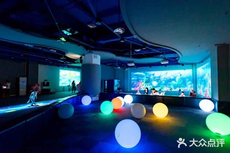 在室内让宝宝痛快玩次水