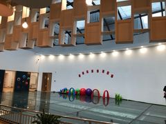 过去室内操场的大白墙-瀚佳仁双语幼儿园