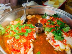 汗蒸剁椒水库鱼头-洞庭土菜小炒馆(易发广场店)