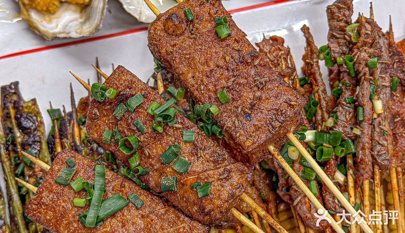 在湘江世纪城！居民楼区隐藏的宝藏烧烤大排档