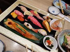 寿司什锦拼盘-梅丘·寿司の美登利(银座店)