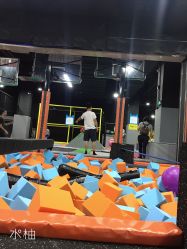 -蹦贝运动中心·蹦床·攀岩·闯关(龙岗店)
