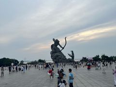 -巴陵广场