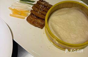 Gold-Grade Wheat-Scented Meat with Thin Pancakes