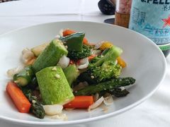 -MONICH牛排融合餐厅(和义大道购物中心店)