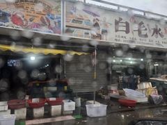 -上海龙吴水胜海发市场