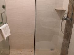 -维也纳酒店(广州番禺大石江景花园店)