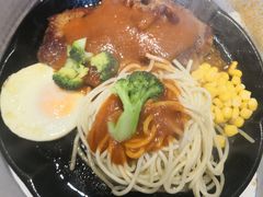 -汤姆家的牛排意面披萨(新城市广场店)