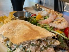 半份手撕鸡肉三明治+半份鲜柚芒果沙拉-HELLO 27 意面·沙拉·帕尼尼