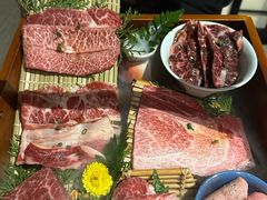 -山川小町·极番烧肉(新地假日广场店)