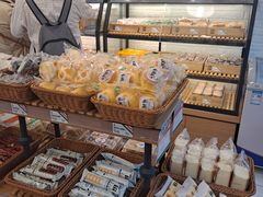 -牛朋牛奶棚(南昌路店)