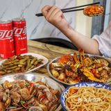 会吃的人，都在吃秋天的第一口大闸蟹！