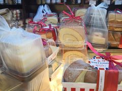 面包甜点陈列柜-红宝石·鲜奶小方(莘庄店)