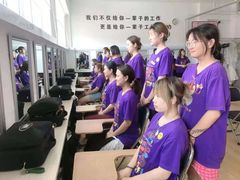 -维纳斯化妆摄影学校