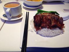 叉烧烧鹅双拼饭&nbsp;热奶茶套餐-太兴烧味餐厅(宝明大厦店)