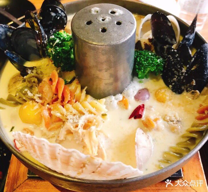 belloco倍乐创意韩国料理(静安店)海鲜奶油火锅图片