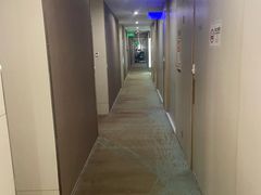 -卡罗酒店(东门晒布地铁站店)