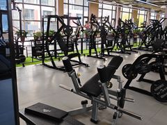 -岩顶健身(玄武店)