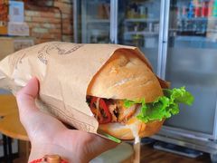 -Bánh Mì Huynh Hoa