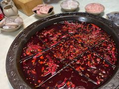 -渝嘴小老弟老火锅(华新村店)