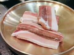 -臻牛烤肉
