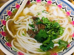 -鑫花溪牛肉米粉(人民广场店)
