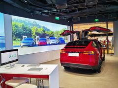 -TESLA 特斯拉(上海太古汇体验店)
