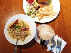 牛油果牛肉汉堡-ZEMOCAFE·FUSION FOOD(西交利物浦店)