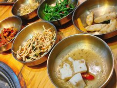 十道正宗韩国小菜-金顺韩式烤肉·网红烤肉店(广利路店)