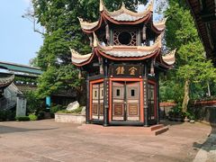 -峨眉山报国寺