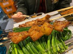 月半松板肉-月半小炉焖烤