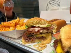 芝士牛肉蘑菇堡-Shake Shack(成都太古里店)