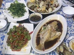 -范饭椰林川湘味海鲜·椰子鸡(三亚湾椰梦长廊店)