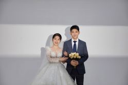 -雪中彩影婚纱摄影·微光艺术中心