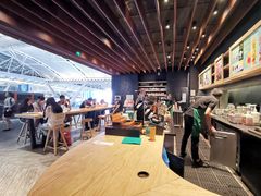 大堂-星巴克(广州南站A18检票口楼上)