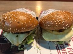-The Habit Burger Grill 哈比特汉堡(复兴soho店)