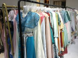 -两间半汉服工作室(平江路店)