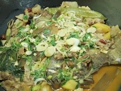-山妹子铁锅炖